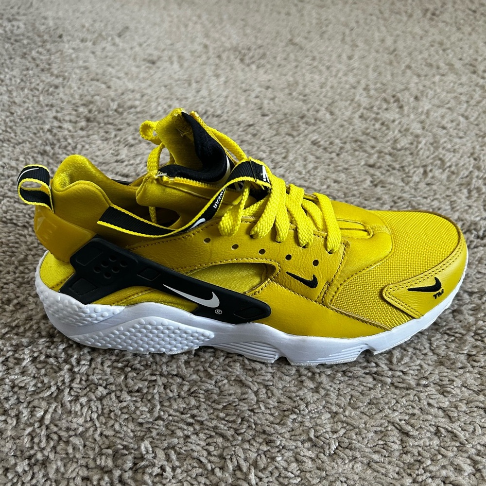 Nike Air Huarache Zip Bright Citron Yellow Men’s size 8.5 Sneakers BQ6164-700.